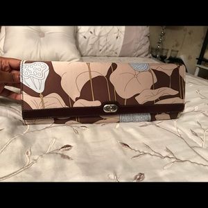 New Agnes and Hoss Clutch